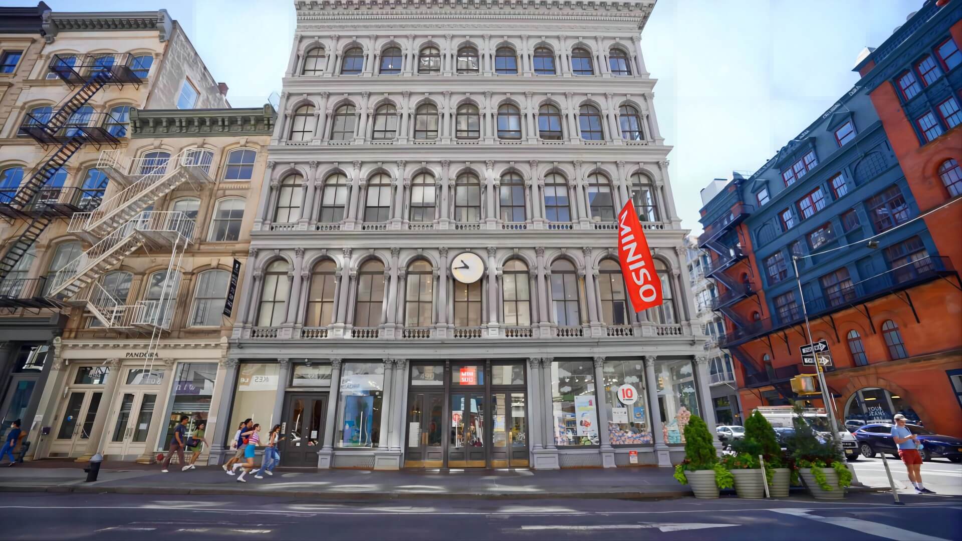 マンハッタン MINISO 店舗の様子